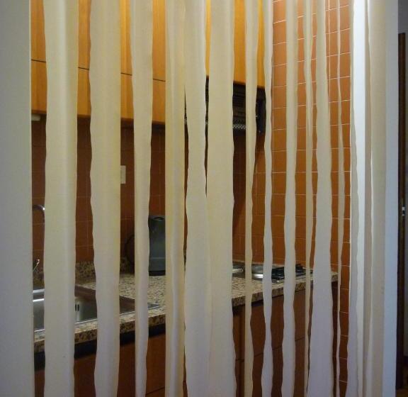 דירת חדר בקומת קרקע, Eur Nir Residence