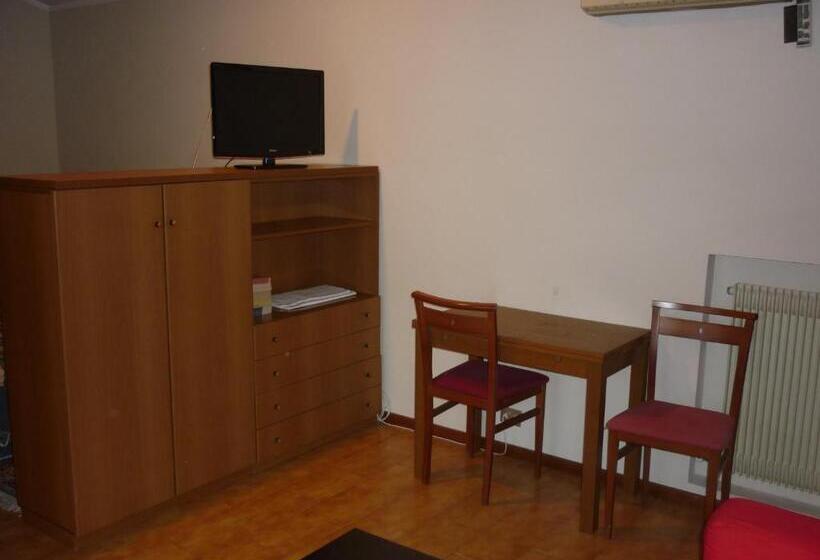 استودیو استاندارد با تراس, Eur Nir Residence