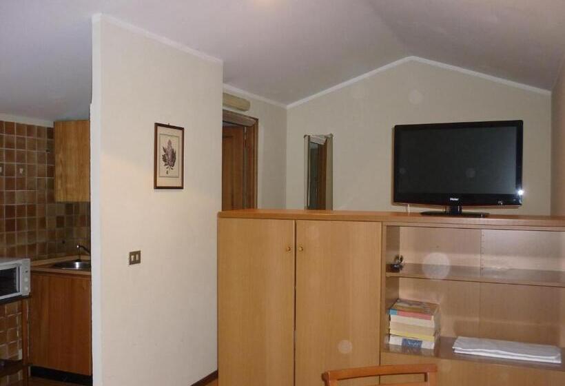 סטודיו סטנדרט עם מרפסת, Eur Nir Residence