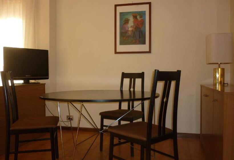 דירת 2 חדרים עם טרסה, Eur Nir Residence