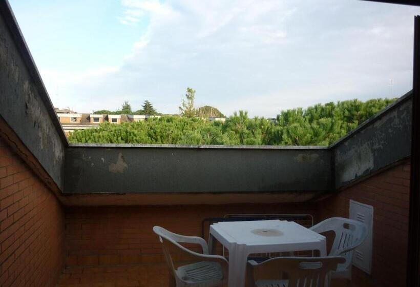 סטודיו סטנדרט עם מרפסת, Eur Nir Residence