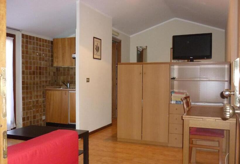 סטודיו סטנדרט עם מרפסת, Eur Nir Residence