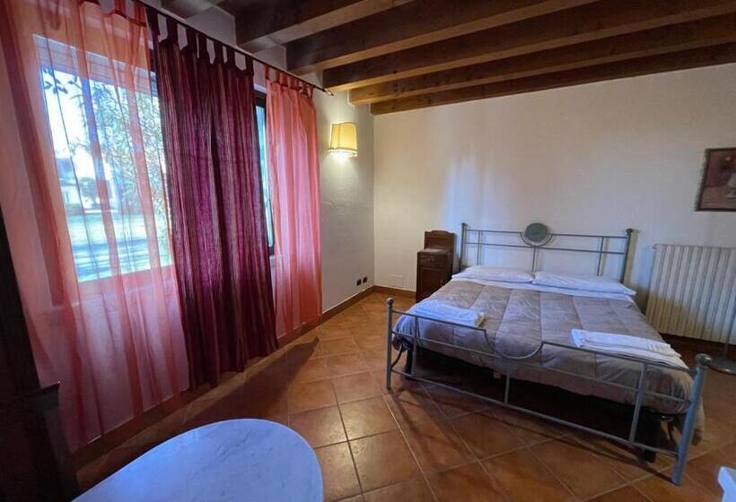 Студия Стандарт, Agriturismo Corte Spino