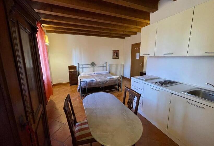 스탠다드 스튜디오, Agriturismo Corte Spino