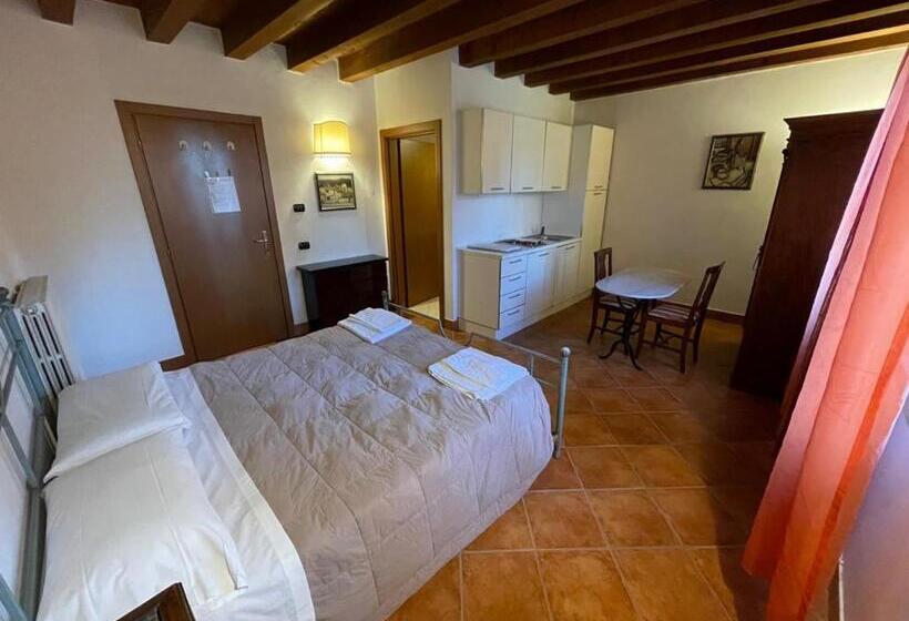 Студия Стандарт, Agriturismo Corte Spino