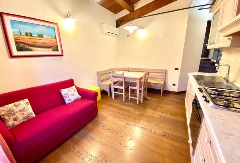 شقة غرفة واحدة مزودة بتراس, Agriturismo Il Casale