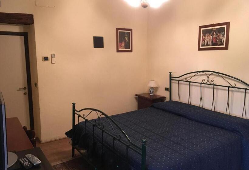 غرفة إقتصادية, Agriturismo Il Casale