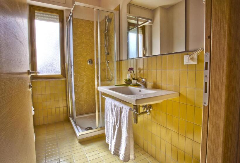 标准间, Il Fiore In Una Stanza