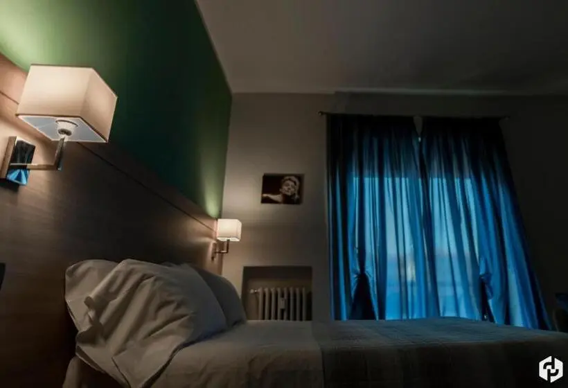 اتاق استاندارد سه تخته با بالکن, Daydreaming House