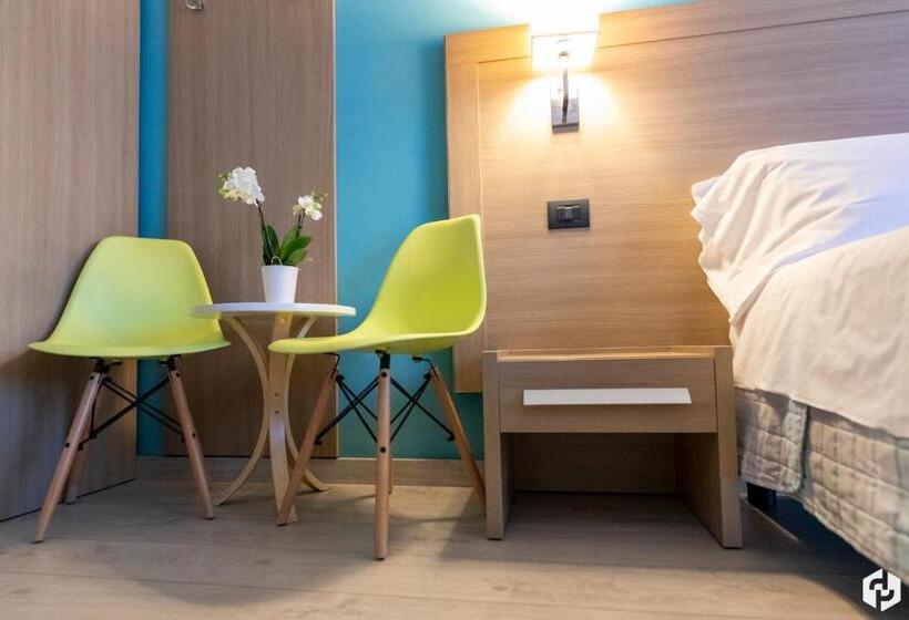 اتاق استاندارد سه تخته با بالکن, Daydreaming House