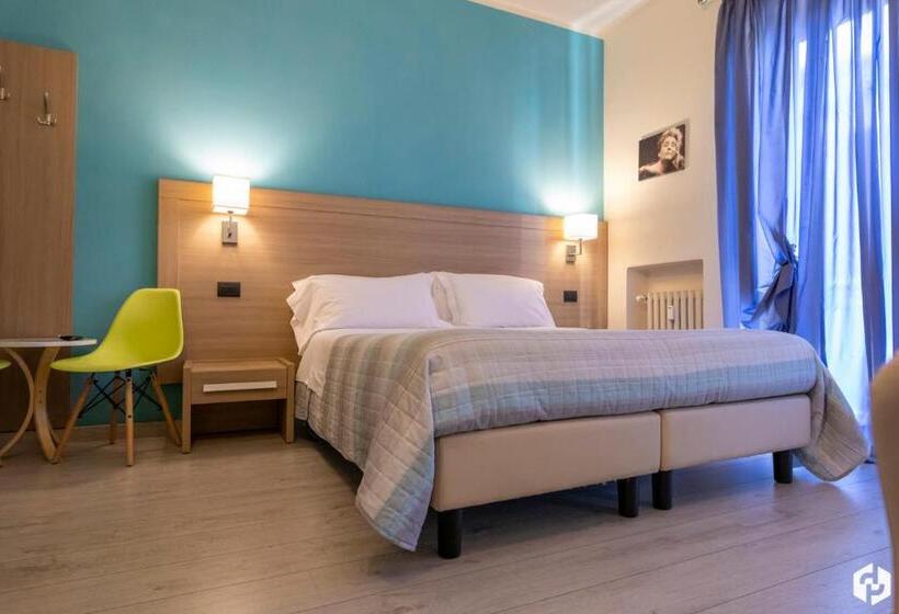 اتاق استاندارد سه تخته با بالکن, Daydreaming House