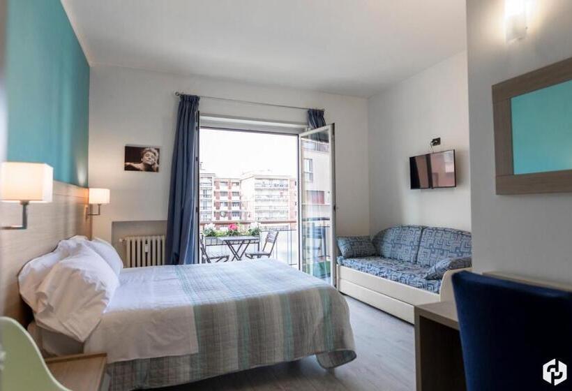 اتاق استاندارد سه تخته با بالکن, Daydreaming House