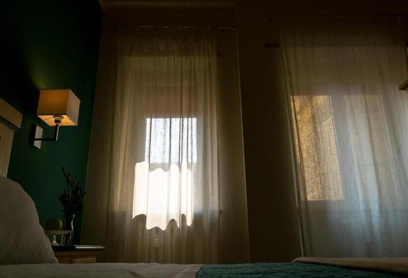 اتاق استاندارد, Daydreaming House