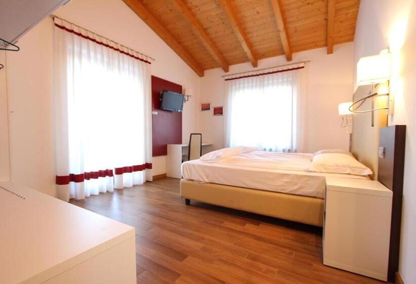 Номер Стандарт с Террасой, Thai Orchidee Restaurant&rooms