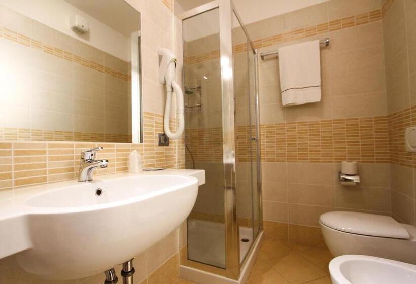 标准间带露台, Thai Orchidee Restaurant&rooms