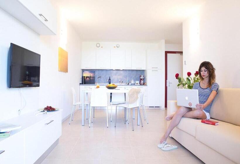 バルコニー付き1ベッドルームアパートメント, Residence Al Bosco