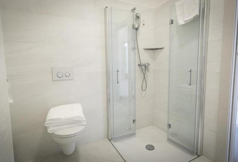 スタンダードスタジオ, Residence Al Bosco