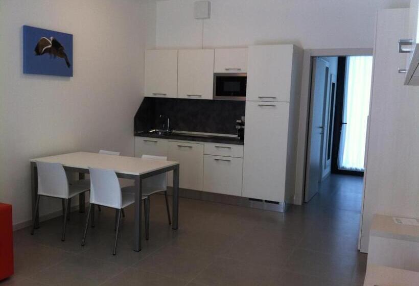 スタンダードスタジオ, Residence Al Bosco