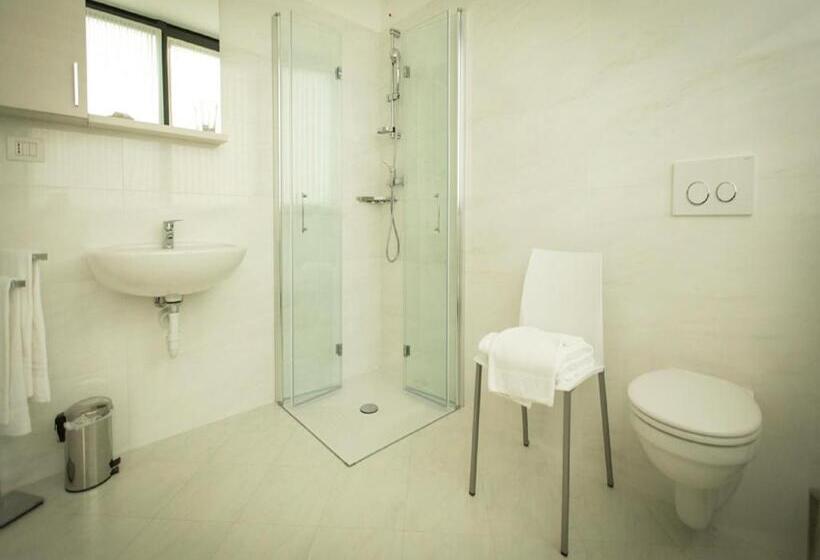 スタンダードスタジオ, Residence Al Bosco