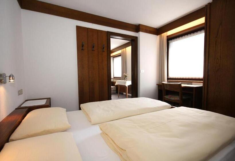 آپارتمان 2 خوابه با بالکن, Apartments Residence Alta Badia