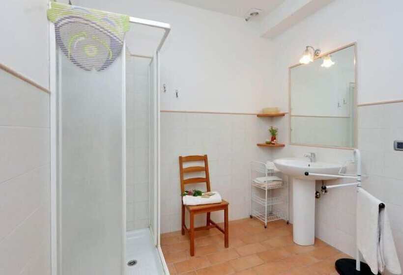 اتاق خانوادگی, Agriturismo Fattoria Le Origini