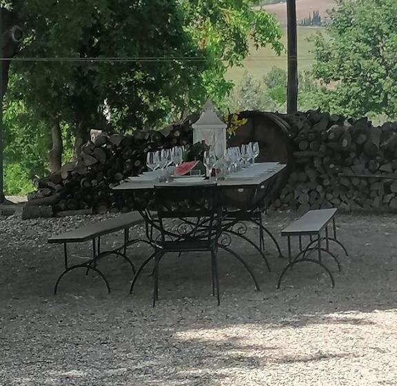 דירת שלושה חדרים, Agriturismo La Poderina