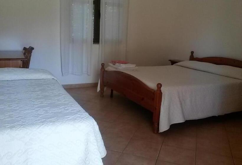 스탠다드 트리플 룸, Agriturismo Su Barraccu