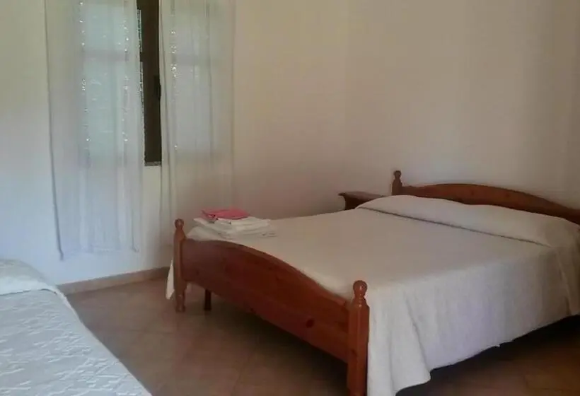 スタンダードトリプルルーム, Agriturismo Su Barraccu