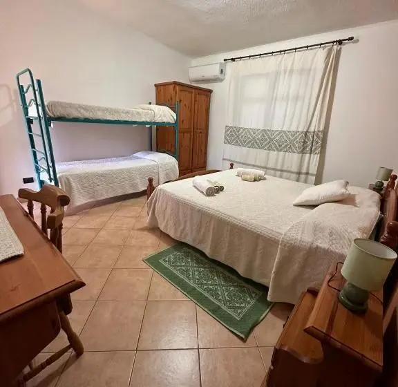 スタンダード4人部屋, Agriturismo Su Barraccu