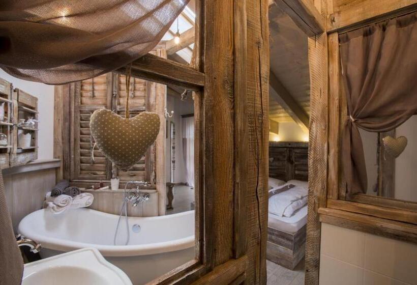 סוויטת ג'וניור, Berry House