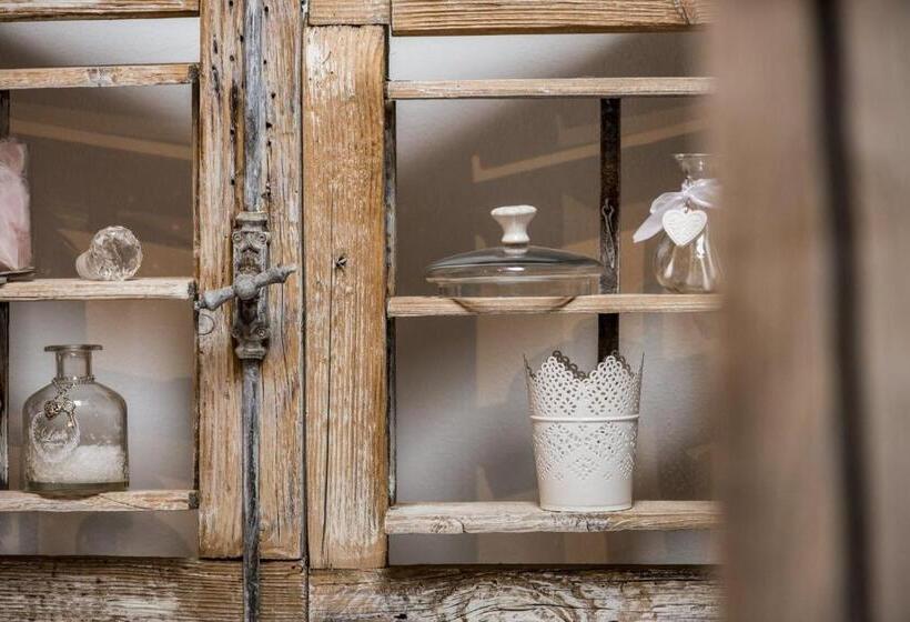 סוויטת ג'וניור, Berry House