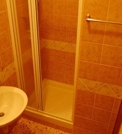 标准间, La Staccionata