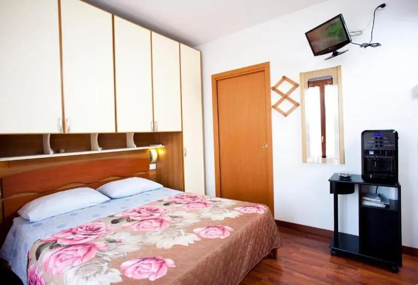 スタンダードルーム, Locazioni Turistiche By Max