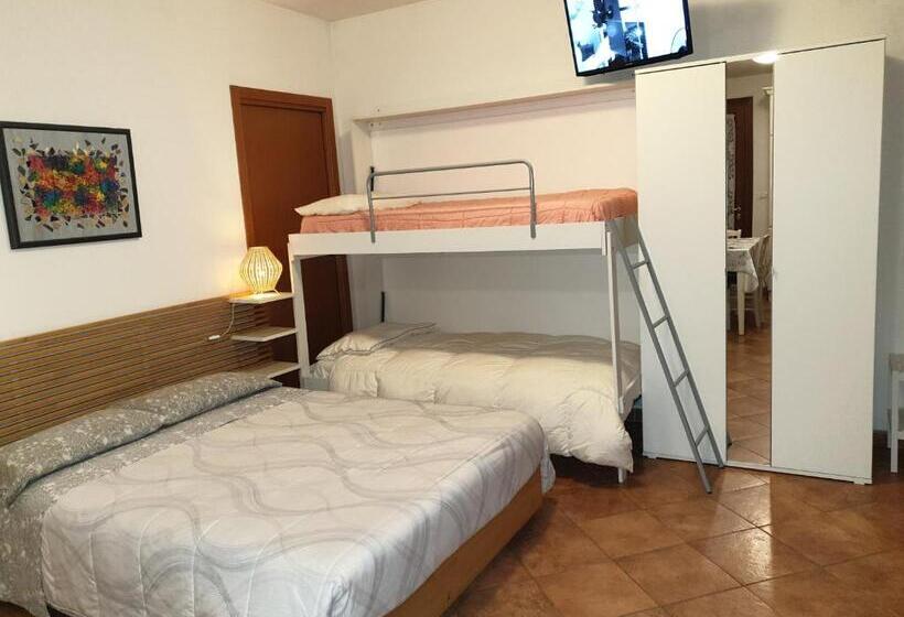 带花园景观的标准工作室, Locazioni Turistiche By Max