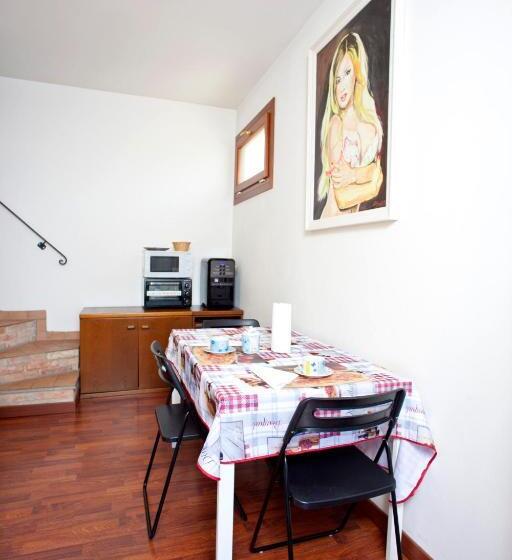 1 Bedroom Penthouse Apartment, Locazioni Turistiche By Max