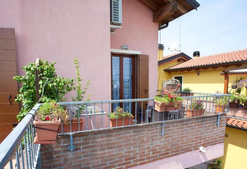 1 Bedroom Penthouse Apartment, Locazioni Turistiche By Max