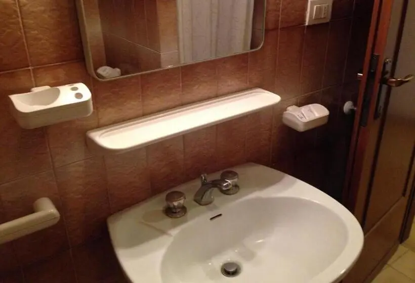 スーペリアトリプルルーム, Monastero San Vincenzo   Casa Per Ferie