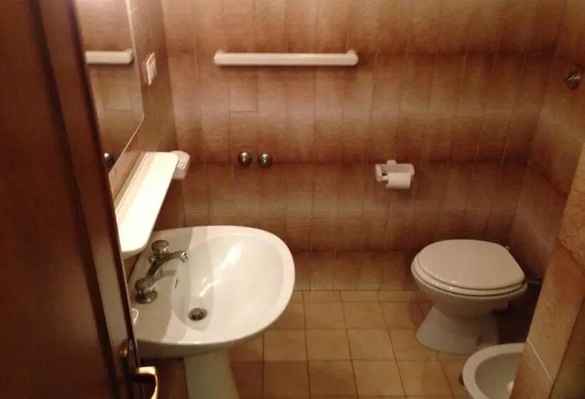 スーペリアトリプルルーム, Monastero San Vincenzo   Casa Per Ferie