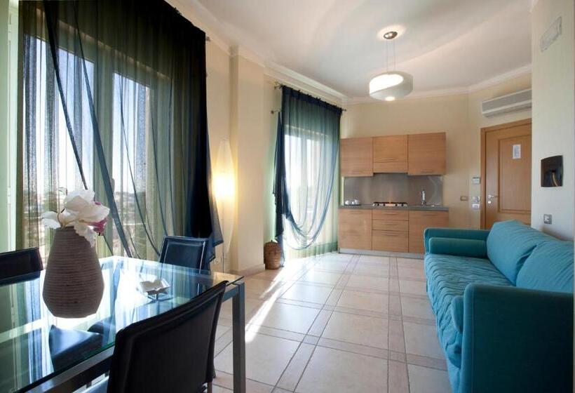 带有一个卧室和海景的高级公寓, Posidonia Residence