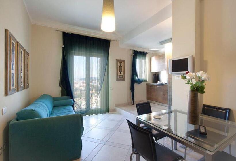 带有一个卧室和海景的高级公寓, Posidonia Residence