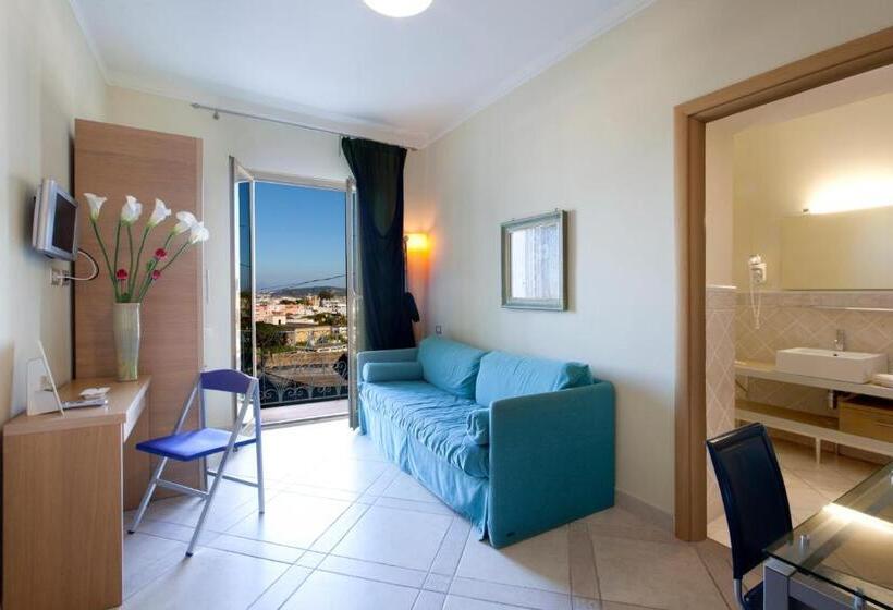 带1个卧室的带海景的公寓, Posidonia Residence