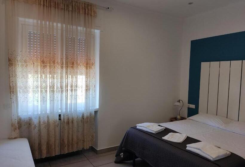 חדר סטנדרט לשלושה, Locanda Diana