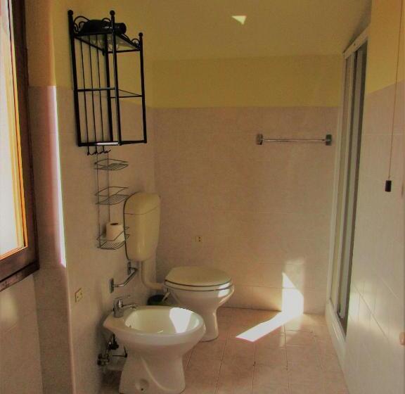 غرفة قياسية فردية حمام مشترك, Albergo Ristorante La Rocca