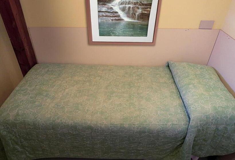 غرفة قياسية فردية حمام مشترك, Albergo Ristorante La Rocca