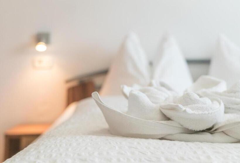 2 Bedrooms Apartment Mountain View, Residence Ortlerhof