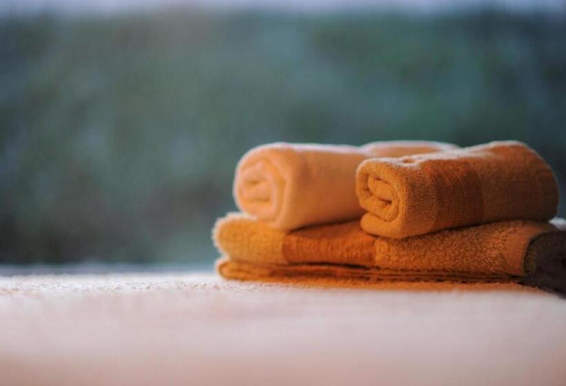 デラックススイート, Vivere Suites & Rooms