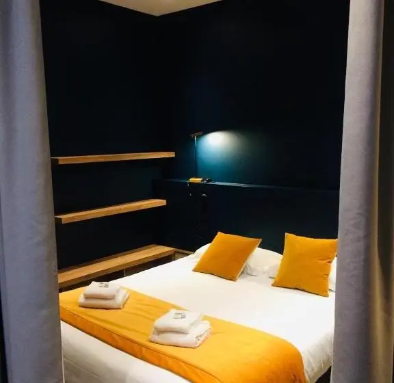 اتاق استاندارد چهار تخته, Brasserie Armoricaine