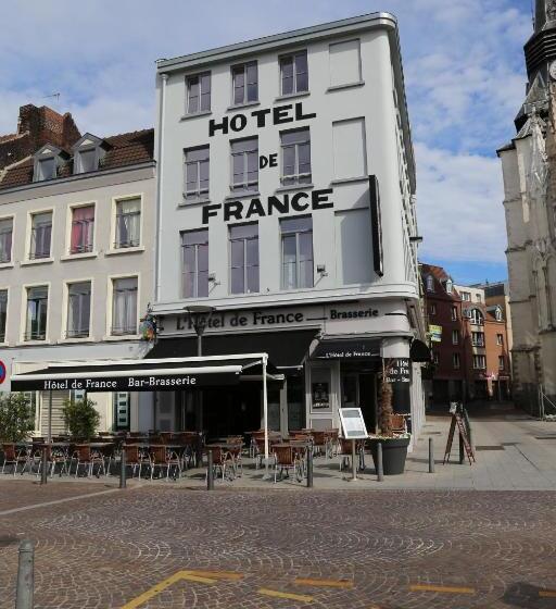 استودیوی سوپریور, L Hotel De France