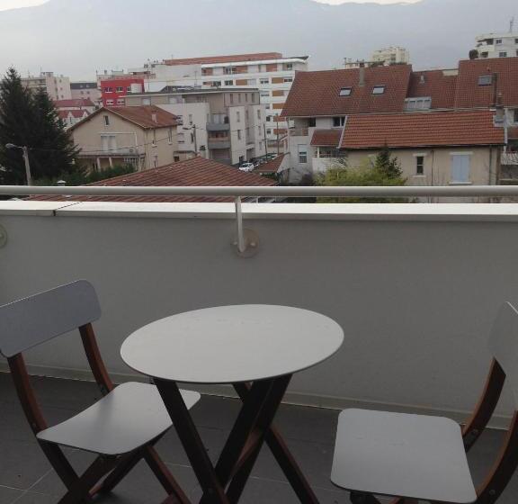 带露台两卧公寓, Tempologis Le Saint Germain Grenoble