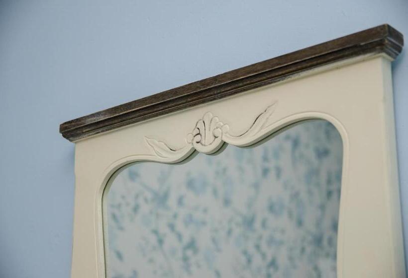 חדר דלוקס, The Carrick